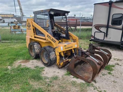 who makes daewoo skid steers